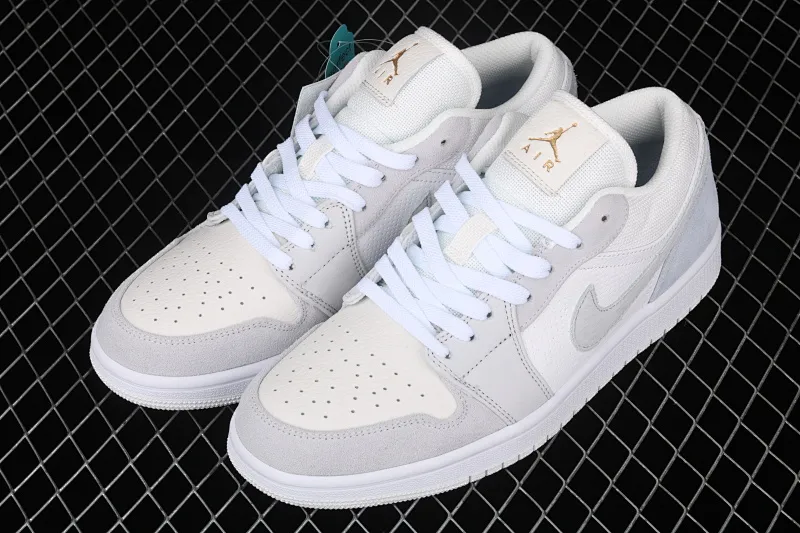 All Categories Air Jordan Jordan Series Basketball Shoes Air Jordan 1 Low New Version Air Jordan 1 Low AJ1 Joe 1 Low Top Leather Cultural and Leisure Sports Shoes CV3043-100